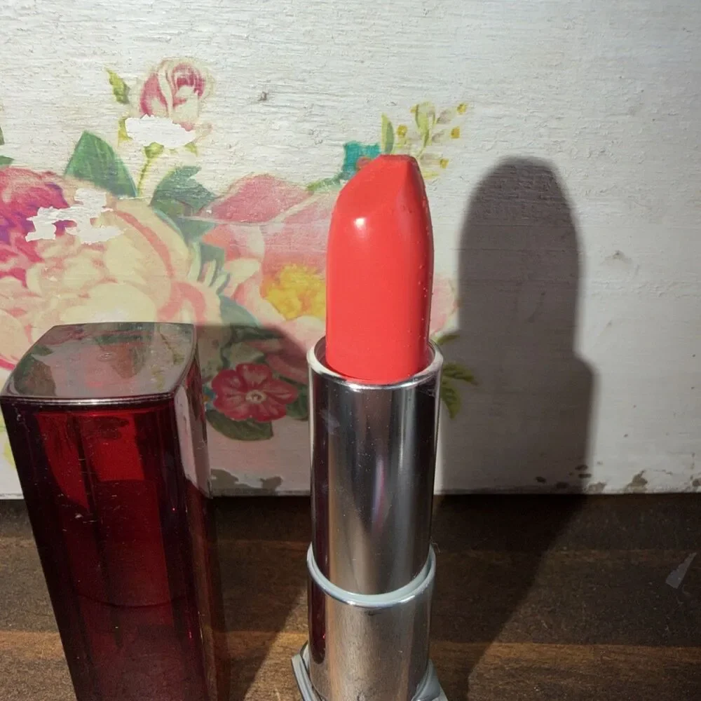 Maybelline CORAL CRUSH 515 Color Sensational Lipstick, discontinued knicked tip